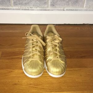 Kid’s adidas superstar tennis shoes